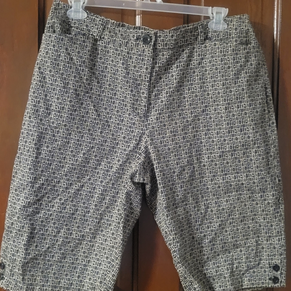 Briggs New York Tan and Black knee length shorts